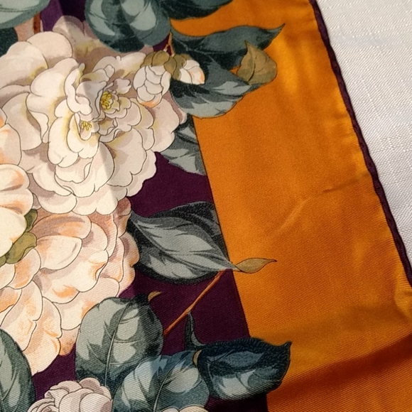 Valentino vintage silk scarf - Picture 4 of 5